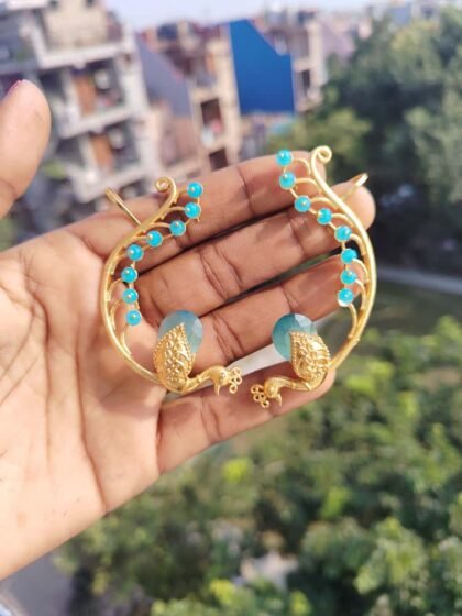 EAR CUFF GOLD POLISH-LIGHT BLUE