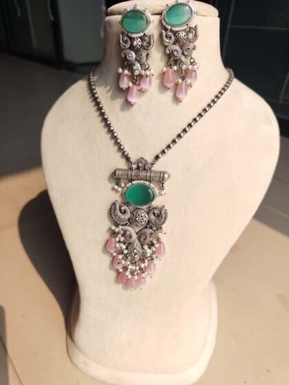 NECKLACE SET-LIGHT GREEN AND PINK