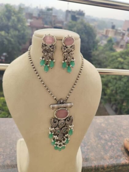 NECKLACE SET- PINK AND LIGHT GREEN