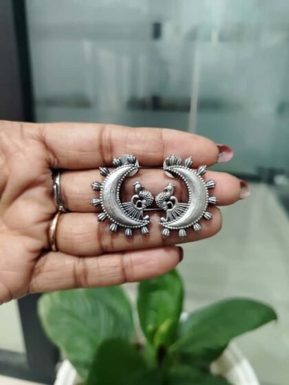 PEACOCK STUD - SILVER