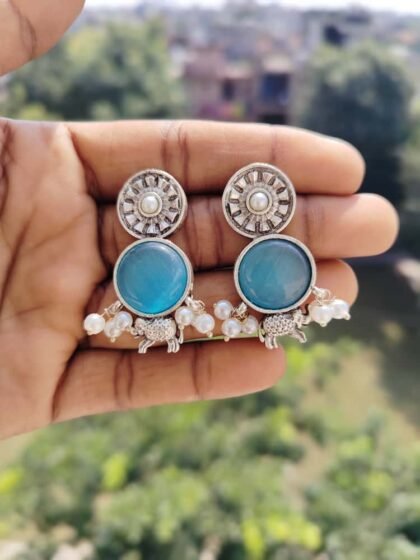 STUD STONE EARRING  LIGHT BLUE