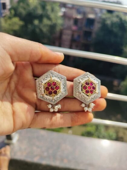 STUD STON EARRING RED