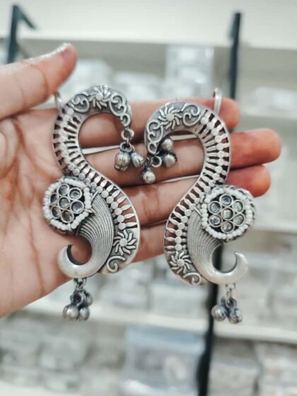 EAR CUFF STONE WHITE