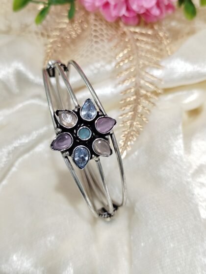ADJUSTABLE BANGLE MULTI  STONE  - SINGLE PIECE
