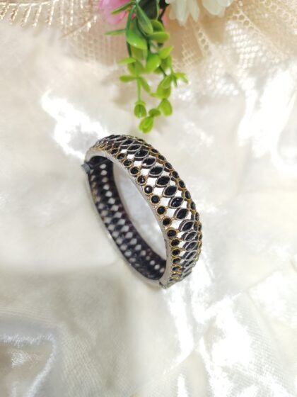 SCREW KADA  DUAL TONE BLACK STONE - SINGLE PIECE