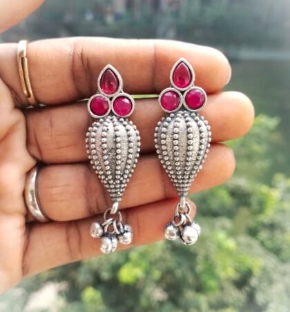 STUD EARRING STONE -RED