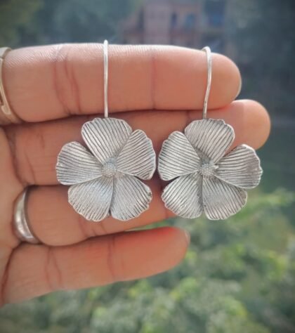 HANGING EARRING SILVER