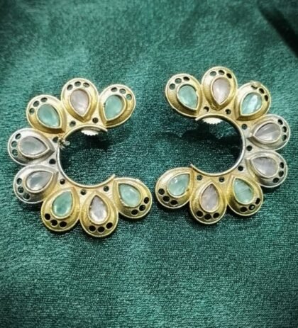 DUAI TONE STONE EARRING-PINK & LIGHT GREEN
