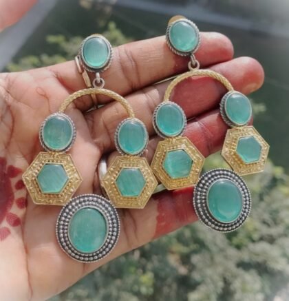DUAI TONE STONE EARRING-LIGHT GREEN