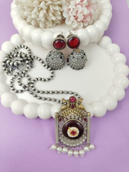 DUAL TONE CHAIN PENDANT SET STONE -RED