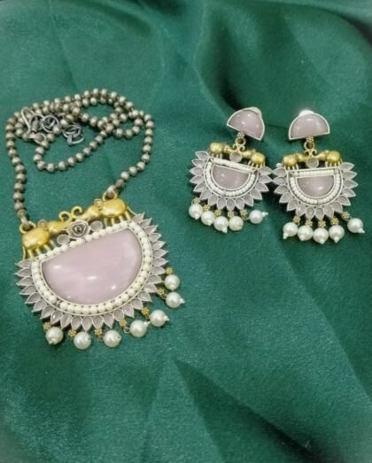 SILVER  CHAIN PENDANT SET STONE -PINK