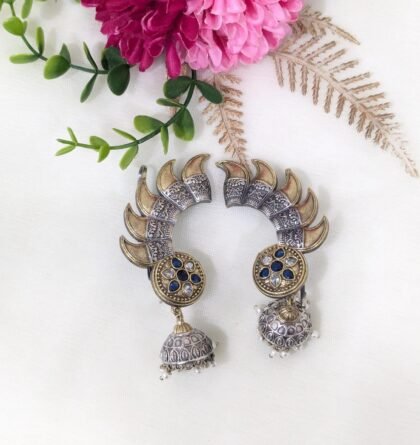 DUAL TONE EAR CUFF STONE -WHITE ,BLUE