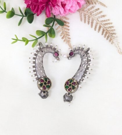 DUAL TONE EAR CUFF STONE -RED ,GREEN