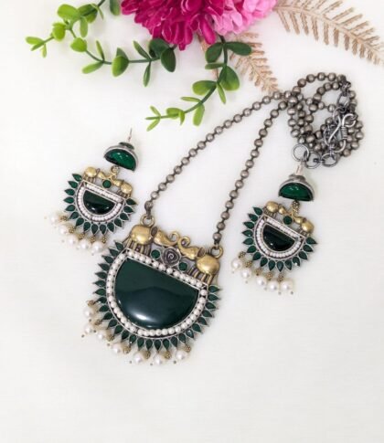 DUAL TONE CHAIN PENDANT SET STONE -GREEN