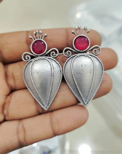 STUD SILVER EARRING STONE- RED