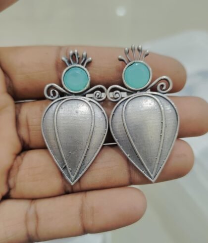 STUD SILVER EARRING STONE- LIGHT BLUE