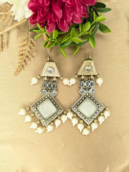 DUAL TONE EARRING STONE -GREY